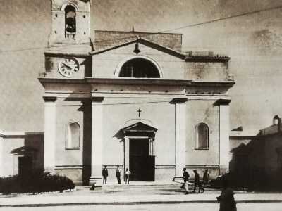 D�altro canto fu proprio la cospicua presenza di massoni, tradizionalmente anticattolici, unita all�incremento demografico, a convincere le autorit� ecclesiastiche a costruire una chiesa parrocchiale, che garantisse celebrazioni quotidiane e riavvicinasse i nativi alla pratica cristiana